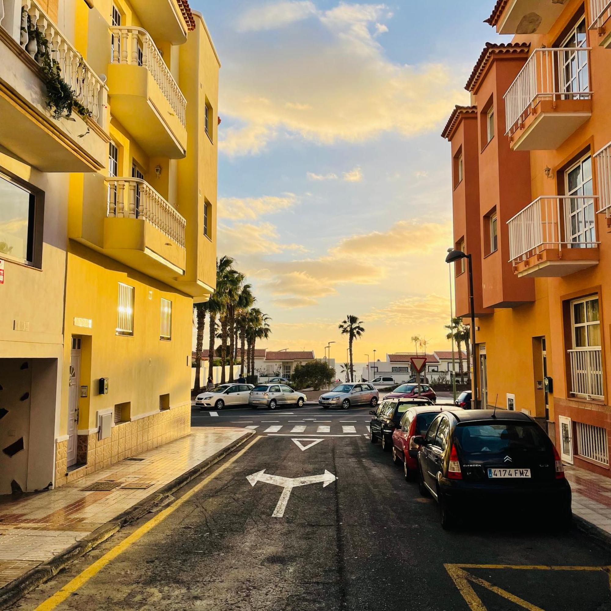 Apartamento Brisas Del Sur - Oasis Tenerife Sur Playa de San Juan  Exterior photo